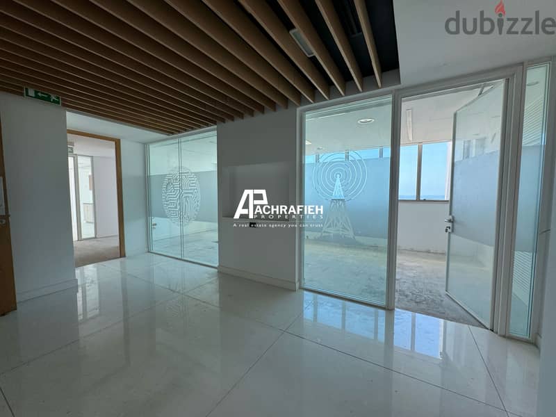 Sea view Office For Rent in Downtown - مكتب للأجار في وسط بيروت 5