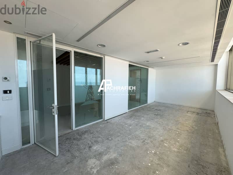 Sea view Office For Rent in Downtown - مكتب للأجار في وسط بيروت 6