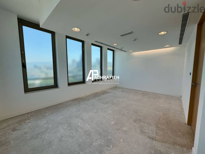 Sea view Office For Rent in Downtown - مكتب للأجار في وسط بيروت 11