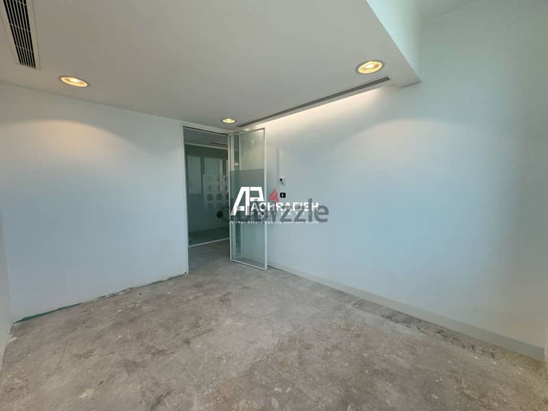 Sea view Office For Rent in Downtown - مكتب للأجار في وسط بيروت 15