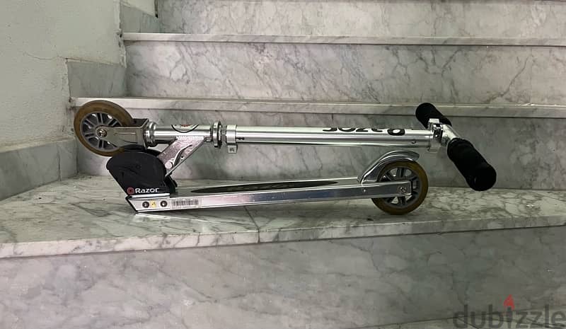 Razor Scooters (One Foldable) 2