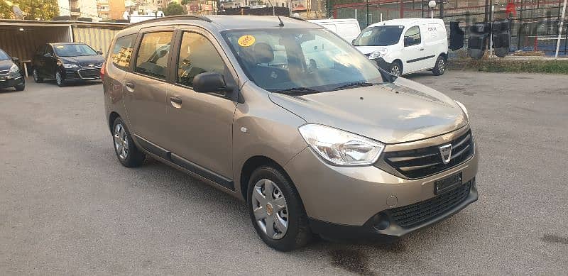 Dacia Lodgy 2015 manuel 7 seats f. o like new 2