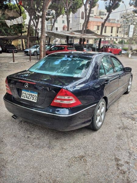 Mercedes-Benz C-Class 2006 4