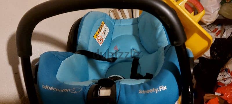 stroller bebe confort and car seat with base 2