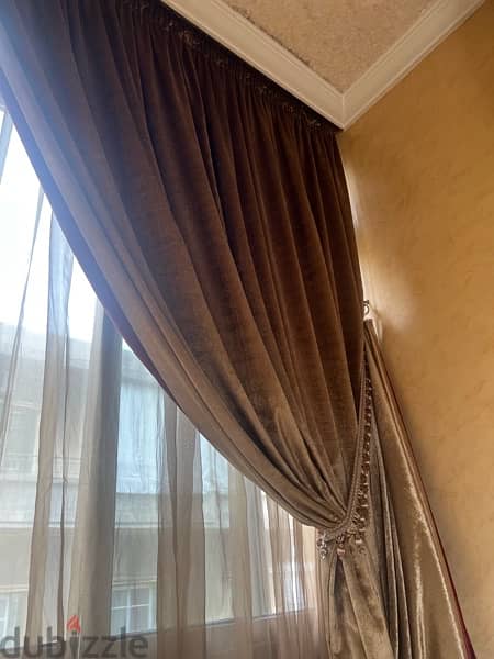 full living room leather with curtains 9