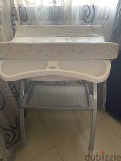 brevi changing table+ banio 0