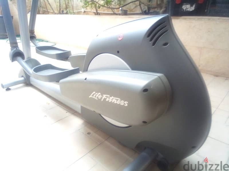 Life fitness Elliptical (Refurbished) 2