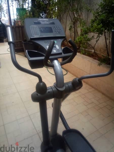 Life fitness Elliptical (Refurbished) 3