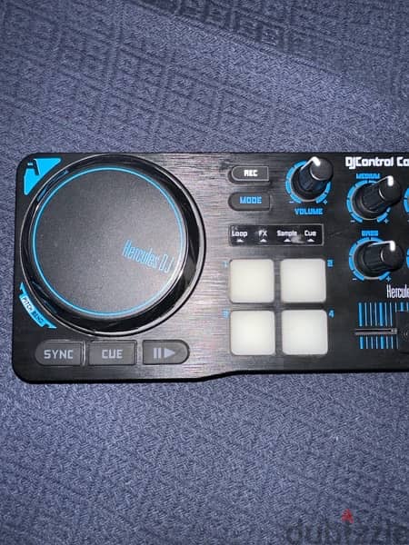 Hercules DJ Control Compact 1