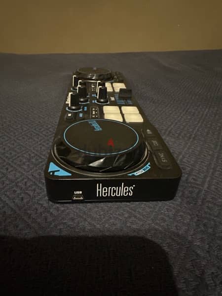 Hercules DJ Control Compact 4