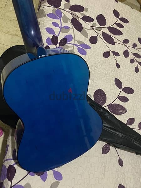 guitar used only 1 month like new with his bag 4