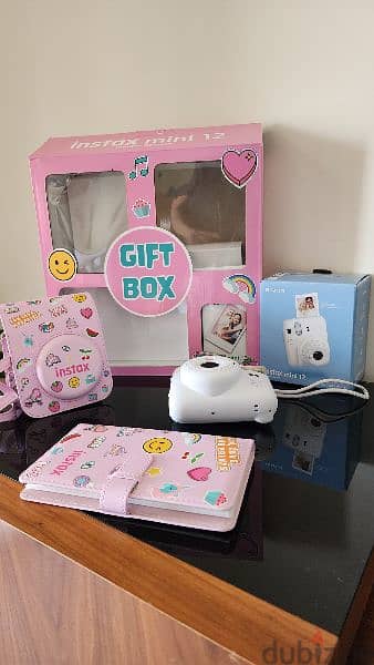 Fujifilm Instax Mini 12 Gift Box Instant Camera 1