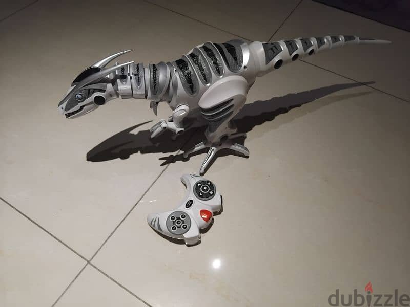 New Dinosaur type robot Robo. in a very good condition as new 1