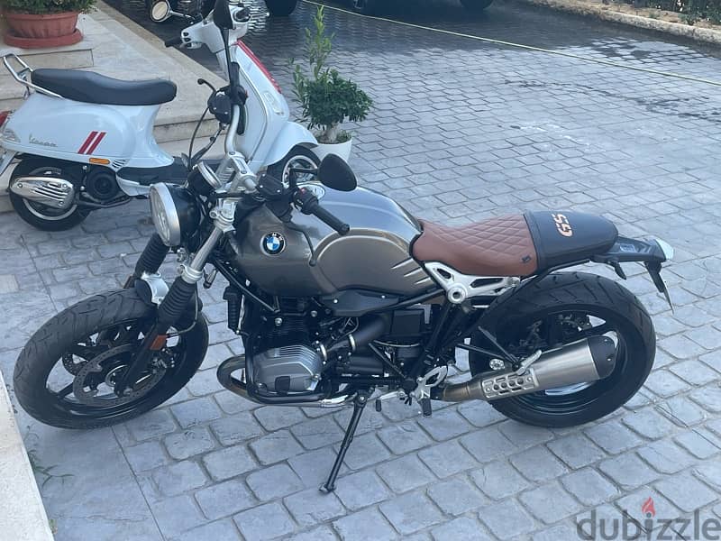 Moto BMW R9t (Urban GS)  1200 new only 280km ,top of the line 6