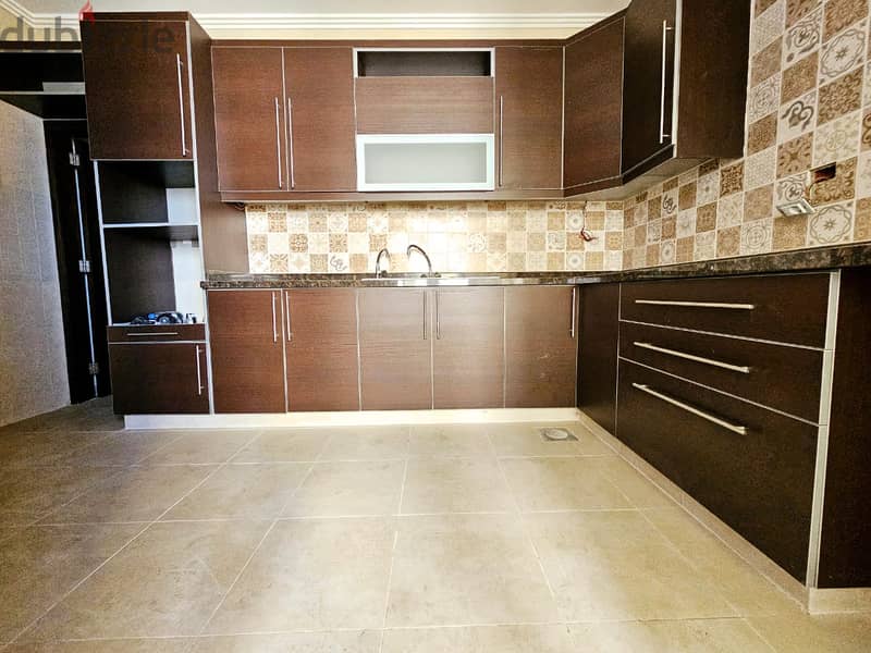 RA24-3594 Spacious Apartment 190 m² in Ain Mraiseh is now for rent 5