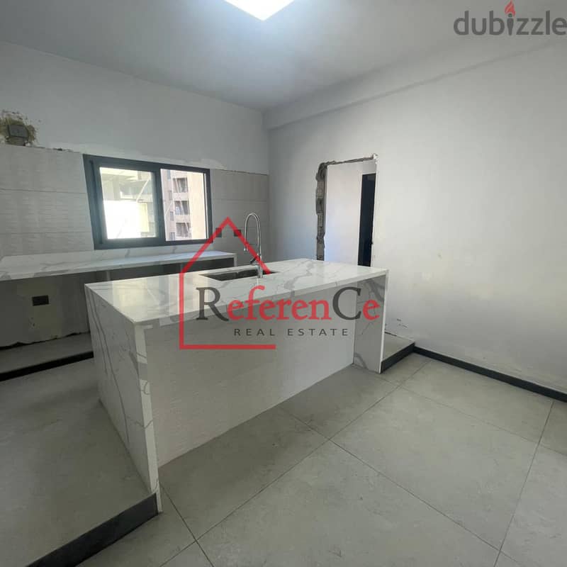 Apartment for sale in Ain El Roumanehشقة للبيع بعين الرمانة 4