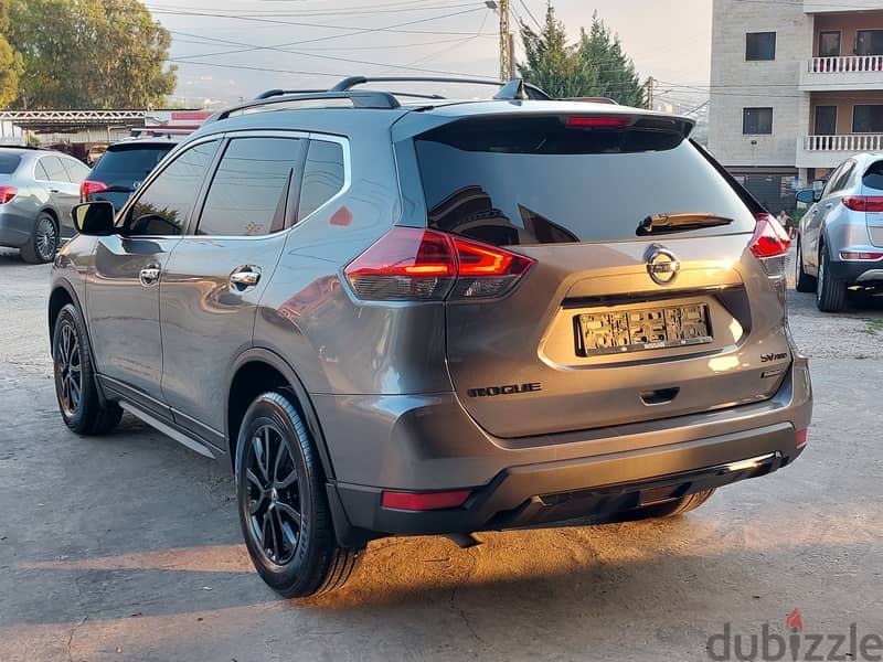 Nissan Rogue model 2018 black edition super clean 5