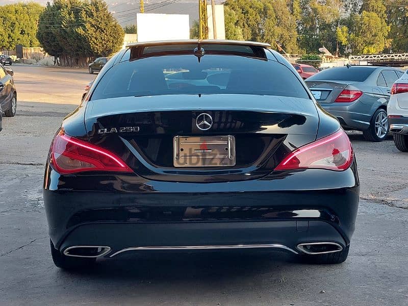 CLA 250 model 2017 4cylindres panoramic clean carfax 3