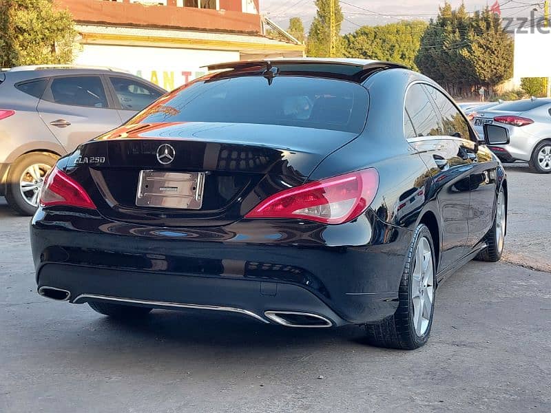 CLA 250 model 2017 4cylindres panoramic clean carfax 4