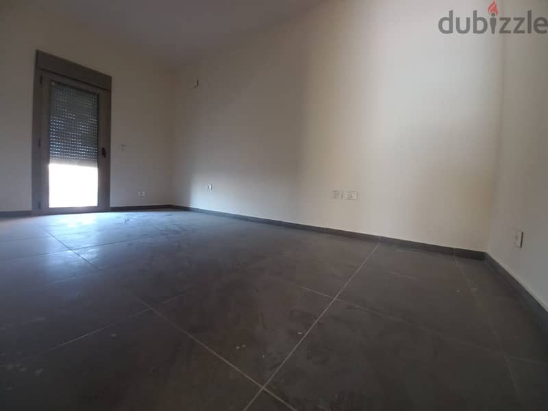 Apartment For Sale in Safra شقة للبيع في الصفرا #JK840135 3