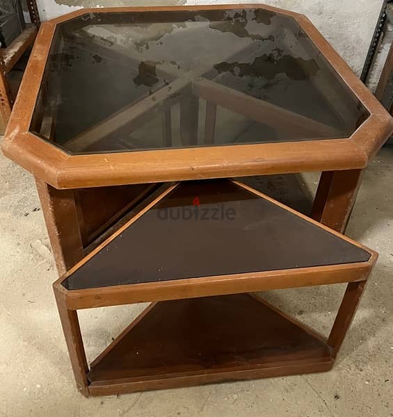 Centre table + 4 small movable triangle tables 1