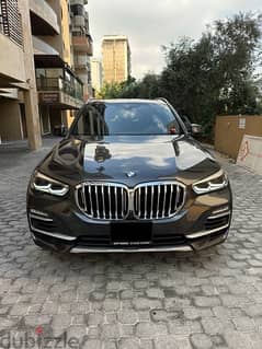 BMW X5 x-drive 40i Sport Package 2021 gray on black (clean carfax)