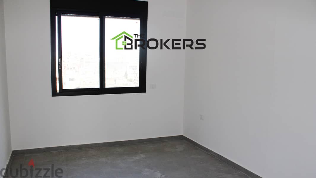 Apartment for Sale in Chiyah شقة  للبيع في الشياح 4