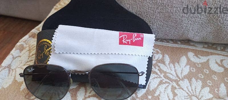 3 Ray ban sunglasses original made in Italy ;uv protection each 80usd 0