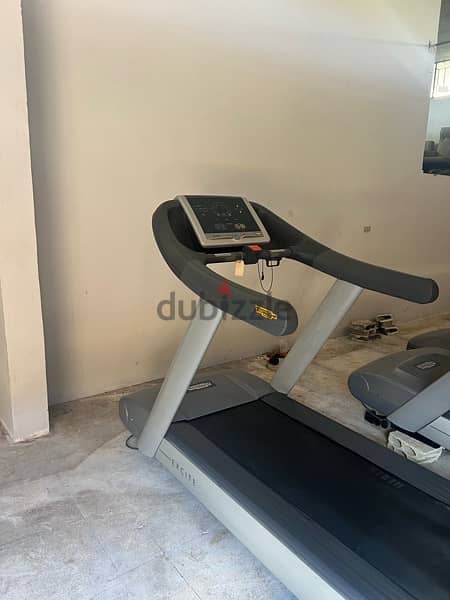 Gym machines , treadmills , ellipticals , bicycles 15