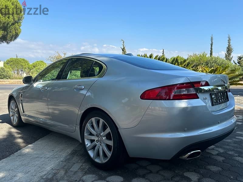 Jaguar XF 2010 2