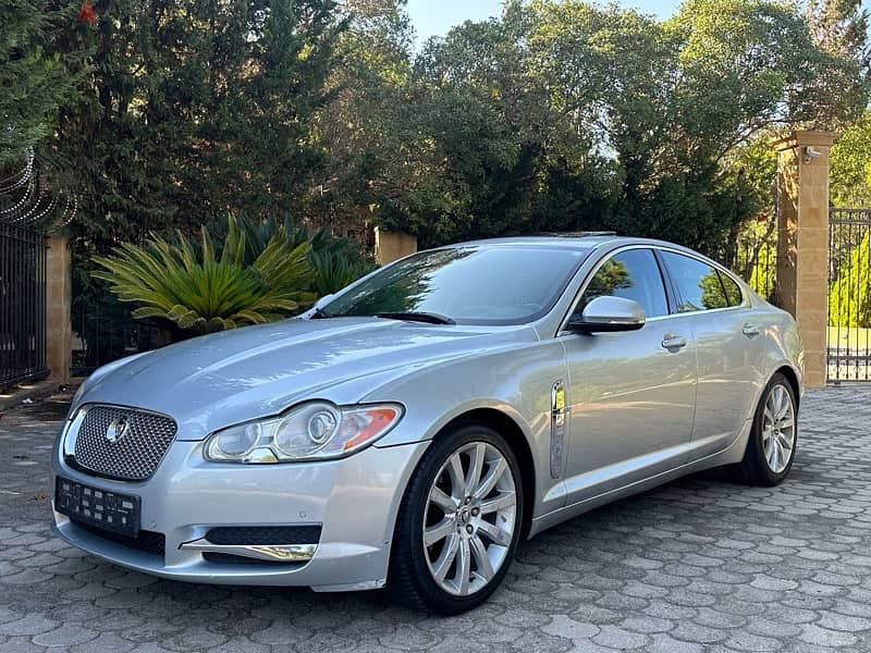 Jaguar XF 2010 3