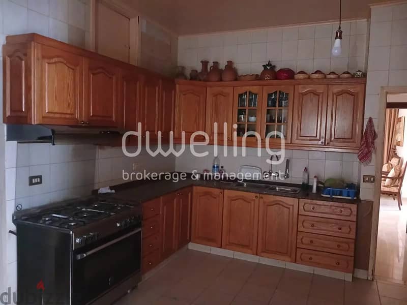 Apartment with terrace in the heart of Haret Sakher 2