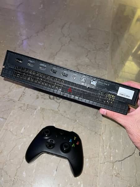 Xbox One (like new) 1