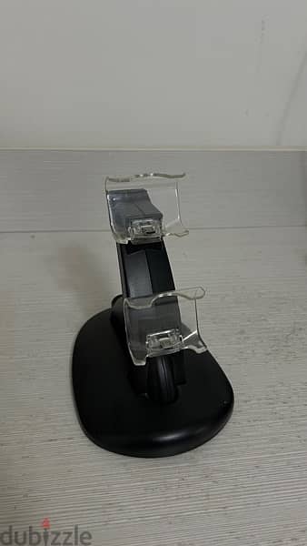 PS4 charger stand for 2 controllers 0