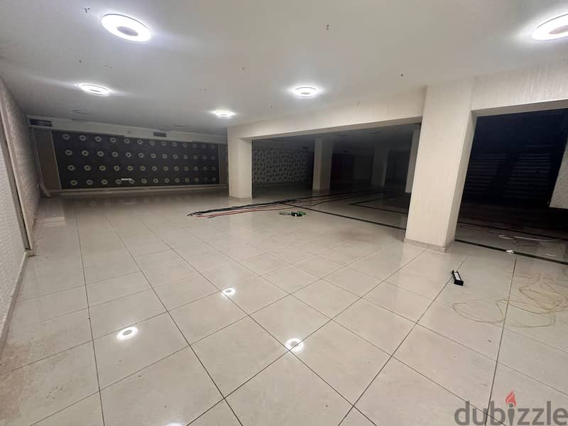 Show Room For Rent In Jnah صالة عرض للإيجار في الجناح 5