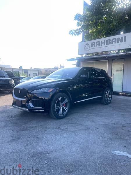 Jaguar F-Pace 2017 1