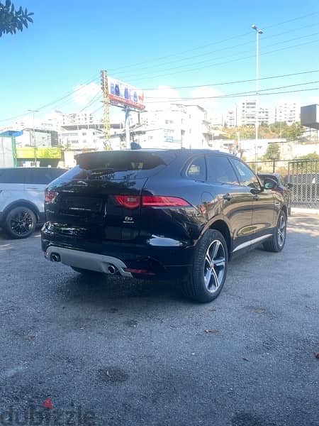 Jaguar F-Pace 2017 3