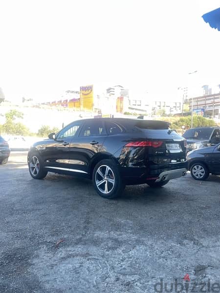 Jaguar F-Pace 2017 5