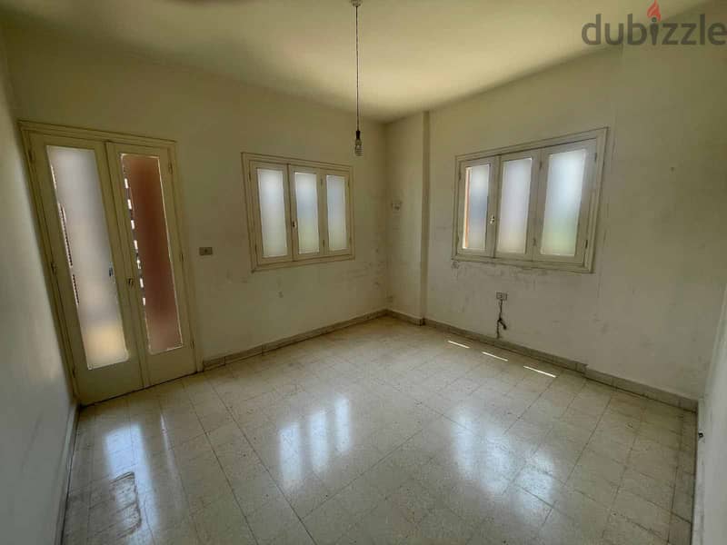 ACHRAFIEH PRIME WITH PARKING (130SQ) 3 BEDROOMS , (AC-910) 2