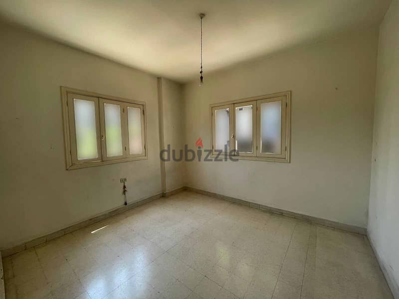 ACHRAFIEH PRIME WITH PARKING (130SQ) 3 BEDROOMS , (AC-910) 4