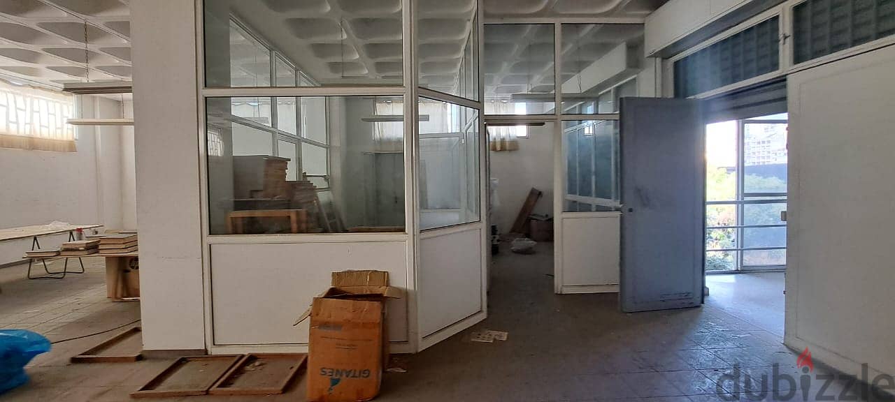 Industrial Office For Sale In Mkaless / مكتب صناعي للبيع في المكليس 2