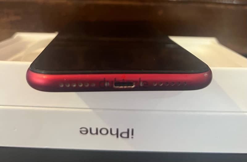 iPhone 11 red 256GB 3