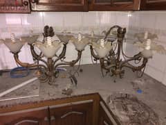 Chandelier 20$ 0