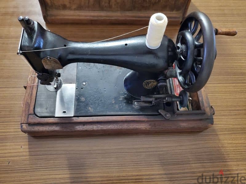 Antique Singer Hand Crank Sewing Machine Model 28K 1901 With Case 2