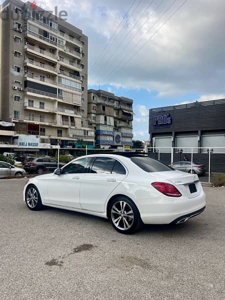 Mercedes-Benz C300 Luxury 2016 مكفولة 2