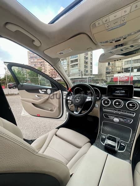 Mercedes-Benz C300 Luxury 2016 مكفولة 4