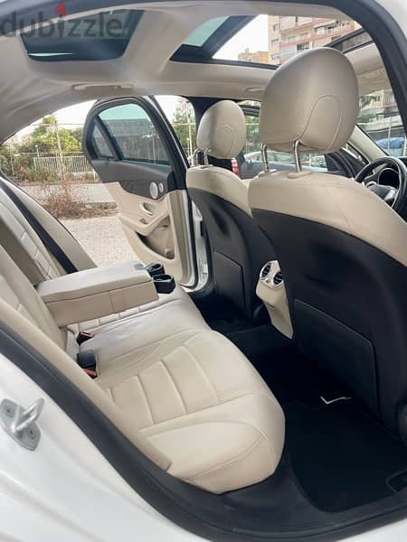 Mercedes-Benz C300 Luxury 2016 مكفولة 7