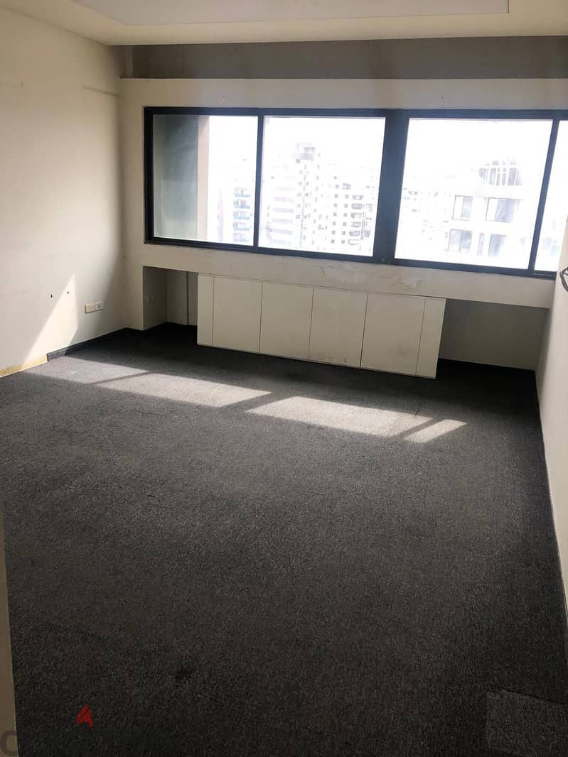 Office for Rent in Sed El Baouchrieh @500$/ مكتب للإيجار البوشرية 1