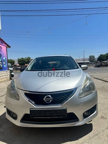 Nissan Tiida 2015 1