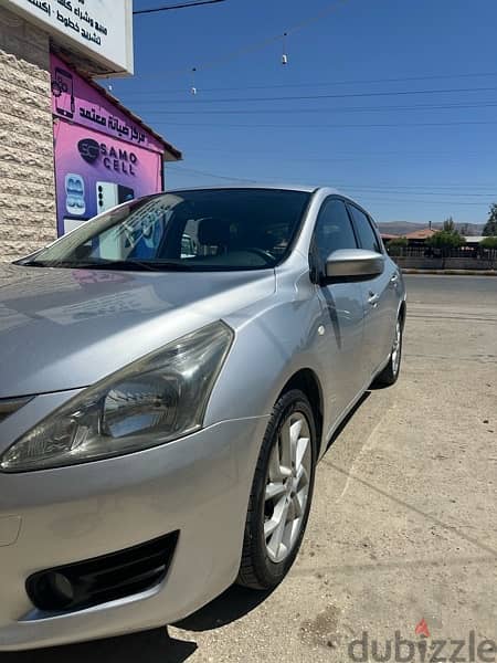 Nissan Tiida 2015 2